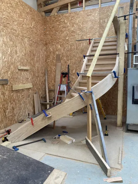 Escalier en bois sur mesure à Annebault